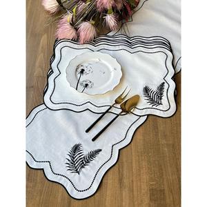 Set di trecce e trecce da 7 pezzi intagliato a foglia nera - Product Image 1