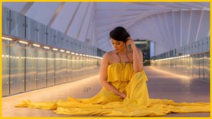 Nouvel arrivage de Santorini bleu royal dernier modèle de robe volante fluide sans manches Photoshoot pour femme - Product Image 3