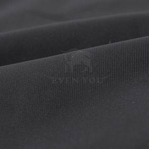 Veste de ski haute performance, tissu respirant et imperméable, design chaud et isolant pour le snowboard, le ski et les activités extrêmes - Product Image 6