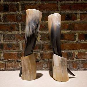 Mug Viking en corne de bœuf naturelle polie, écologique, personnalisable avec gravure de mascotte, vente en gros - Product Image 2