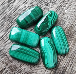 Lavira Marque Brésilienne IGI Certifiée Malachite Naturelle Coussin Coupe Rectangulaire Dos Plat Vert Pierres Précieuses Lâches Calibrées Gemmes - Product Image 1