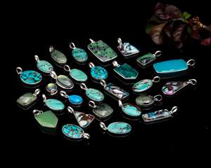 Lot de 15 pendentifs en pierres précieuses naturelles mélangées 55 dollars 925 bijoux en argent sterling plaqué pour mariage - Product Image 2