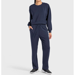 Conjunto de sudaderas con capucha de gran tamaño y jersey de lana en blanco personalizado para mujer, conjunto de dos piezas con Top corto y pantalones de chándal al por mayor para mujer - Product Image 6