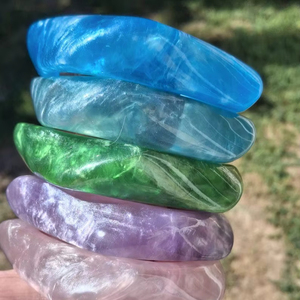 Livraison rapide Bracelet en résine faite de résine naturelle Bijoux en résine colorée personnalisés Bracelet pour femmes Produit le plus vendu - Product Image 1