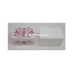 Boîte à bijoux en marbre blanc très attrayante avec incrustations de nacre rose, design floral fait à la main, surface brillante, à usage professionnel - Product Image 2