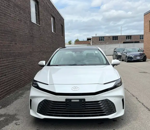 PREMIÈRE MAIN TITULAIRE TOYOTA CAMRY XLE AWD TOIT PANORAMIQUE 2025 VOITURE D'OCCASION ÉTAT PARFAIT - Product Image 1