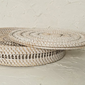 แผ่นรองจานแบบเกลียวสานหยาบอ้อยทรงกลมพร้อมที่จับ-สีขาวขนาด25ซม. 30ซม. และ35ซม. ชุดของตกแต่งบนโต๊ะอาหาร4, 6และ8ชิ้น - Product Image 6