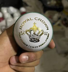 Nouveau Pak Alumn cuir tanné cousu à la main 156g blanc 5.5 oz balles de cricket - Product Image 2