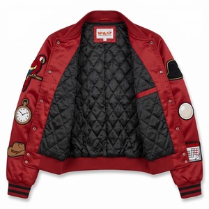 Blouson bomber court en satin pour femme, rouge vif et noir, avec patch brodé chenille bateau pirate, logo personnalisé OEM - Product Image 3