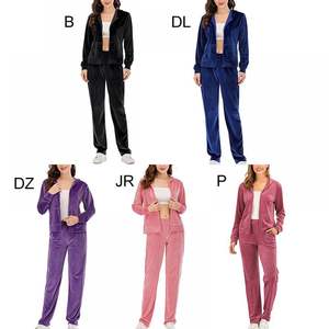 ชุดวิ่งจ๊อกกิ้งของผู้หญิงที่สะดวกสบายผ้ามันวาวในเสื้อฮู้ดซิปสีม่วงพร้อมโลโก้ที่กำหนดเองบริการ OEM - Product Image 3