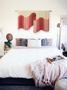 Grande suspension murale en macramé rose et blanche pour une belle décoration intérieure et une décoration de pièce, fabriquée à la main en Inde - Product Image 4