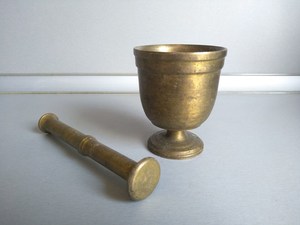 Mortier et pilon en laiton antique pour restaurant à la maison accessoires de cuisine outils pour herbes et épices broyeur de médicaments en granit masher 2023 - Product Image 2