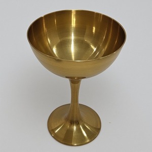 Copa de vino de iglesia de latón antiguo Premium con patrones florales tallados, hechos a mano detalles artesanales, diseñados para ceremonias sagradas - Product Image 5