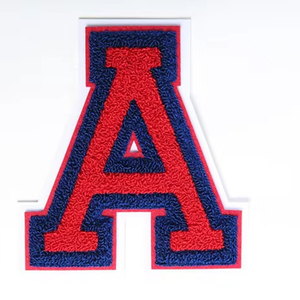 Etiquetas de ropa personalizadas con diseño de etiqueta 3D Logotipo de hierro Parche de chenilla Parche bordado Insignias del alfabeto Parches bordados personalizados - Product Image 3