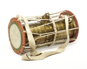 Instrumento musical de tambor de madera auténtico diseñado para música tradicional, baile folclórico y celebraciones de festivales - Product Image 2