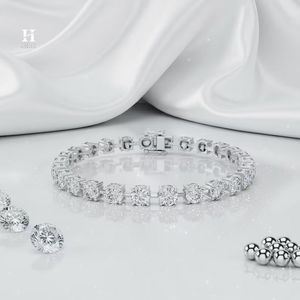 สร้อยข้อมือเทนนิสทองคำ 18K สุดหรู ประดับเพชรทรงกลมระยิบระยับ – เครื่องประดับชั้นเลิศเหนือกาลเวลา - Product Image 1