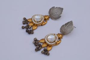 New Arrival Stylish Leaf Design <b>Stud</b> <b>Earring</b> Antique Brass <b>Earring</b> Casual Wear <b>Fashionable</b> Jewelry for Women and Girls - Product Image 2