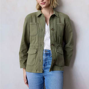 เสื้อแจ็คเก็ตยีนส์ระบายอากาศสำหรับผู้หญิง ออกแบบโลโก้ได้เอง ปกเสื้อพับลง ติดกระดุมด้านหน้า มีกระเป๋าแบบคาร์โก้ - Product Image 1