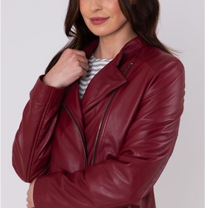 Blouson aviateur en cuir d'agneau véritable bordeaux pour femme, fermeture éclair asymétrique, doublure en coton respirant, vêtements d'extérieur tendance pour l'hiver - Product Image 4