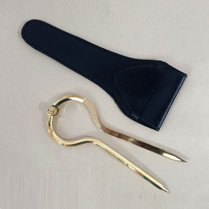 Divisor Náutico de Latón con Acabado Vintage para Amantes de la Decoración del Hogar que Buscan Accesorios Náuticos Auténticos con un Atractivo Atemporal - Product Image 3