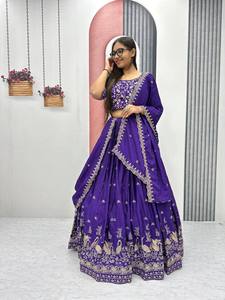 Lehengha choli de couleur violette le plus vendu en fil emberodary avec du tissu de chinon pour les festivals de mariage et les occasions de fêtes - Product Image 5