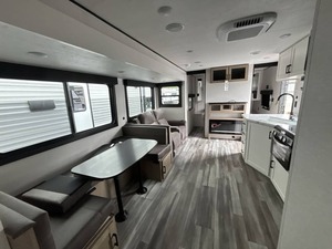 Nouvelle remorque Jayco Jay F-l-i-g-h-t Slx 321BDS 2026 prête à la vente - Product Image 6