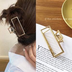 Pince à cheveux tendance pour femmes avec ressort robuste pour une utilisation durable Disponible à prix de gros - Product Image 1