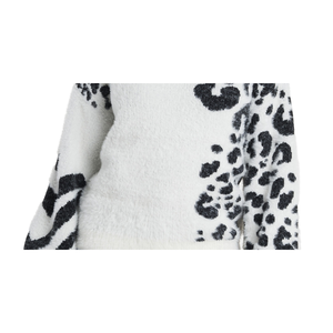 Maglione Fuzzy Bianco Jacquard da Donna Vince Camuto XS/X-Small, Traspirante, Stile Coreano, con Stampa Animale e Logo Frontale, Top Invernale - Product Image 3