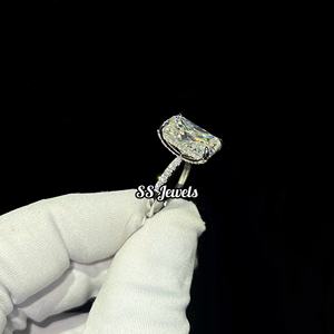 Anillo de Compromiso de Moissanita VVS de 6 Quilates, Oro Blanco de 10K, Corte Radiante, Engaste de Puntas, Chapado en Rodio, Regalo de Boda y Aniversario - Product Image 5