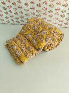 Couvre-lit matelassé en coton Razai à imprimé floral 100% fait main - Product Image 4