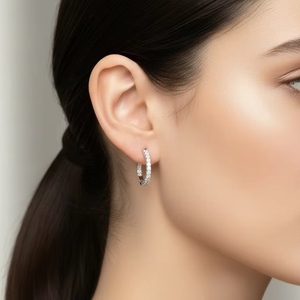 Boucles d'oreilles créoles classiques en diamant rond brillant en or 14 carats |   Diamant taille brillant 2,16 carats - Product Image 5