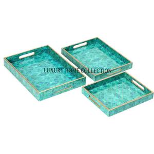 Bandejas de madera de alta calidad con compartimentos integrados para servir aperitivos y organizar artículos pequeños - Product Image 1