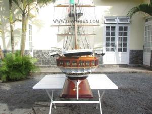 Amerigo Vespucci Modèle de bateau en bois peint à la main Cadeau d'affaires fabriqué au Vietnam - Product Image 4