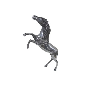 Cheval de course en aluminium polonais de haute qualité pour la décoration de table - Product Image 1