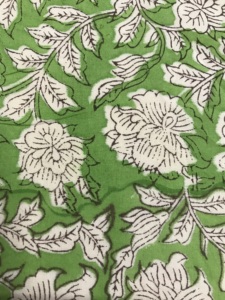 Tela de Algodón Estampada a Mano con Diseño Floral Indio Vintage, Estilo Botánico Indo-Europeo - Product Image 4