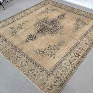 Alfombra Turca Vintage de 9.8x10.4 pies (298x318 cm), Alfombra Marrón con Diseño de Plantas y Árboles - Product Image 2