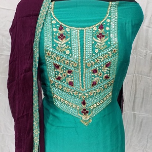 ชุดผ้าไหมของผู้หญิงลายปักด้วยมือจากนักออกแบบสมัยใหม่ชุดกันแสงแดดฟรีไซส์สำหรับผู้หญิง - Product Image 2