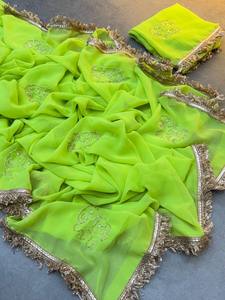 ส่าหรีผ้าไหมลายดอกไม้ทำมือสุดหรูพร้อมผ้าลูกไม้จีบสไตล์ชาติพันธุ์สำหรับงานแต่งงาน - Product Image 4