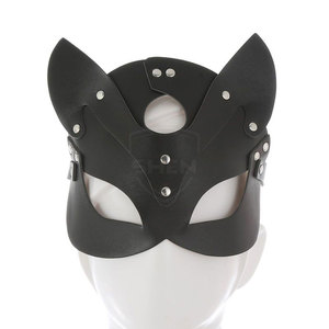 Masque facial en cuir à prix avantageux, très vendu, fabriqué en cuir à grain doux et doté d'une fermeture à sangle sécurisée - Product Image 1