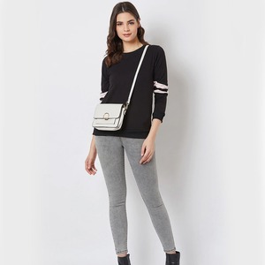 เสื้อสเวตเตอร์ผู้หญิงผ้าฟลีซมาใหม่พร้อมแขนเสื้อแผงติดโลโก้ด้านหน้าสำหรับฤดูหนาว - Product Image 3