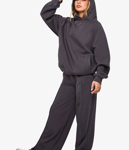 Conjunto Deportivo de Otoño para Mujer de Alta Calidad, Ropa Deportiva con Logotipo Bordado de Fábrica OEM, Chaqueta Cortavientos de Nailon, Conjunto de 2 Piezas - Product Image 5