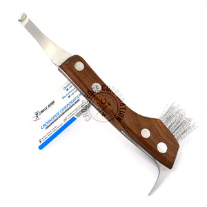 Brosse de sélection de sabot de cheval de vente chaude avec couteau à boucle de sabot de lame Sharpe coupe facile et nettoyage couteau à sabots à manche en bois - Product Image 1