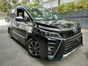 TOYOTA VOXY 2.0 ZS KIRAMEKI EDITIONS 2022, 3 Vehículos Grandes en Venta - Product Image 2