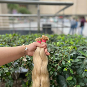 ผมต่อผมหยักศกสีบลอนด์ปลายแบนแบบยังไม่ผ่านกระบวนการจากอินเดีย - Product Image 1