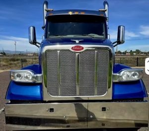 รถบรรทุกหัวลากแบบมีเตียงนอน ปี 2022 สภาพใช้งานน้อย รุ่น 567 Tri Axle Sleeper หลังคาสูงปานกลาง 80 นิ้ว 565 แรงม้า 18 เกียร์ - Product Image 3