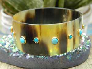Bracelet manchette en corne pour femme, style moderne, poli, écologique, de haute qualité, durable, bijoux tendance pour mariages et cadeaux - Product Image 5