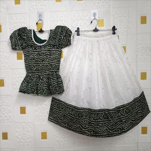 Elegante Tapeta Jacquard con estampado de lámina para niños Lehenga Choli Compras en línea a precio mayorista Fabricante de Surat - Product Image 1