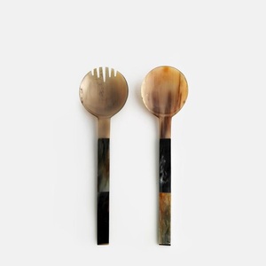 Cuillère en corne rustique Couverts en corne naturelle fabriqués à la main pour cuisine et table - Product Image 2