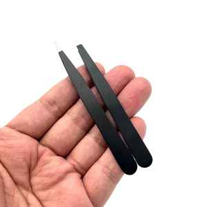 Pinzas para cejas de acero inoxidable mate negro profesional con logotipo personalizado, pinzas inclinadas afiladas ligeras reutilizables ecológicas - Product Image 6