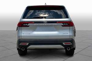 Toyota Grand Highlander Híbrido MAX Limited AWD 2024 con Título Limpio - Product Image 2